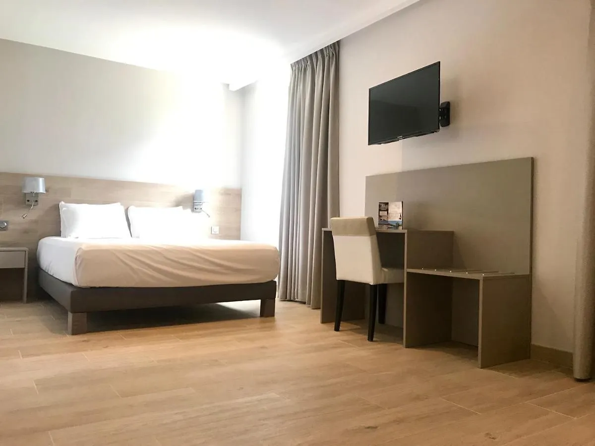 לינה וארוחת בוקר טרטס Les Lodges De Roquefeuille
