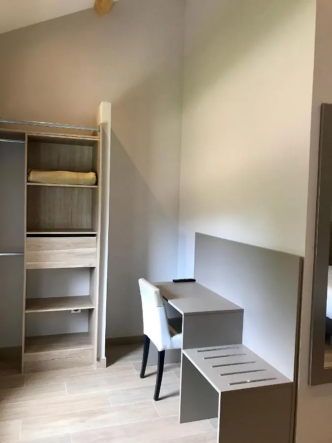 טרטס Les Lodges De Roquefeuille 0*,  צרפת
