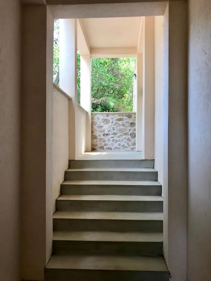 לינה וארוחת בוקר טרטס Les Lodges De Roquefeuille צרפת